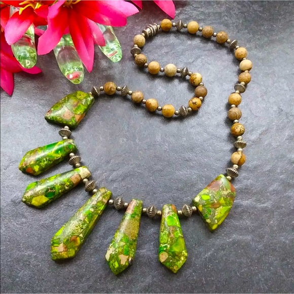 Vintage Green/Tan Jasper & Tan Stones Beaded Triangle Necklace. 19.5 - Picture 1 of 6